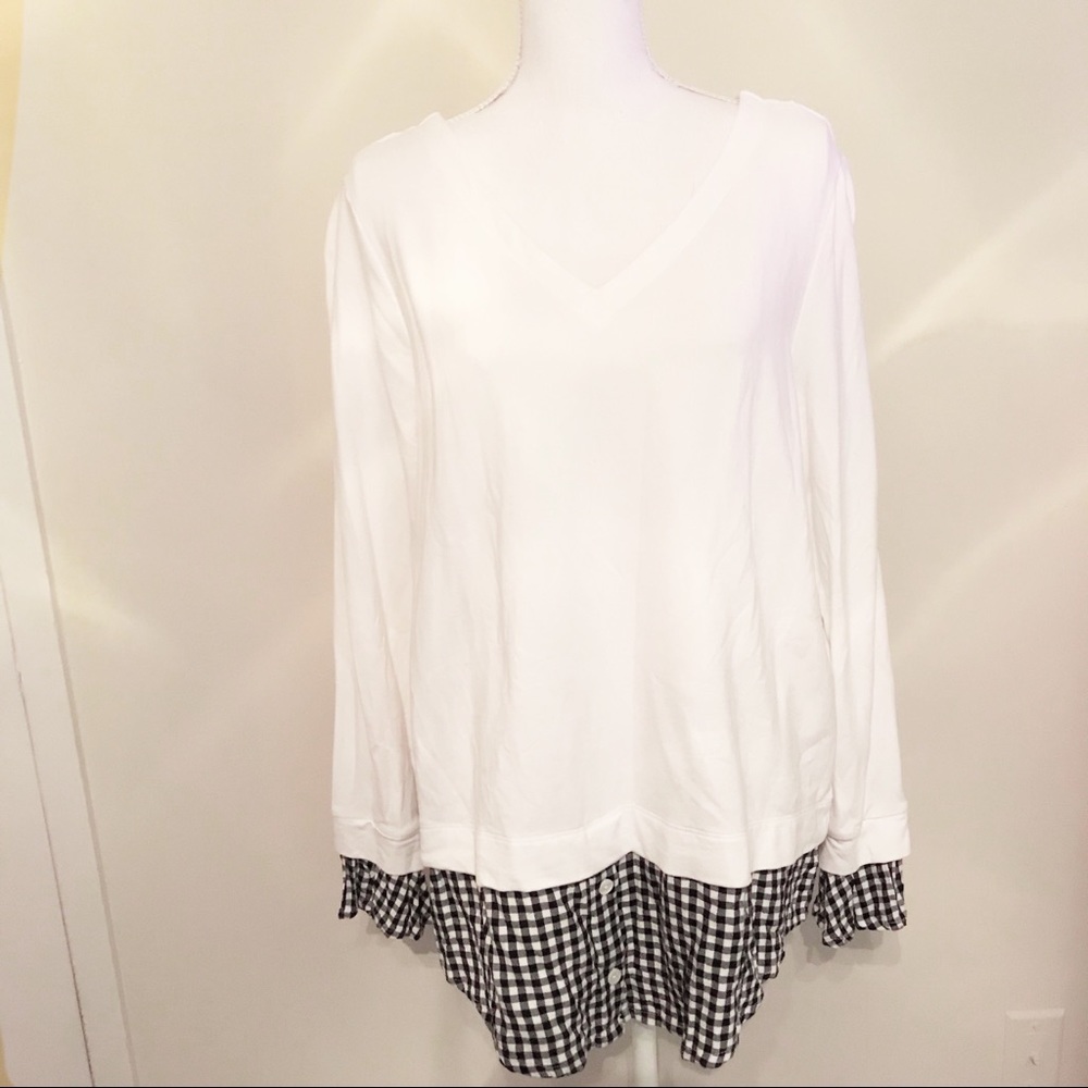 Crown & Ivy sweater